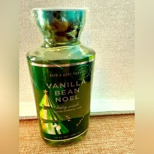 Bath & Body Works VANILLA BEAN NOEL - 10 OZ Body Wash - Cozy, Holiday Magic! 🎄🍦✨